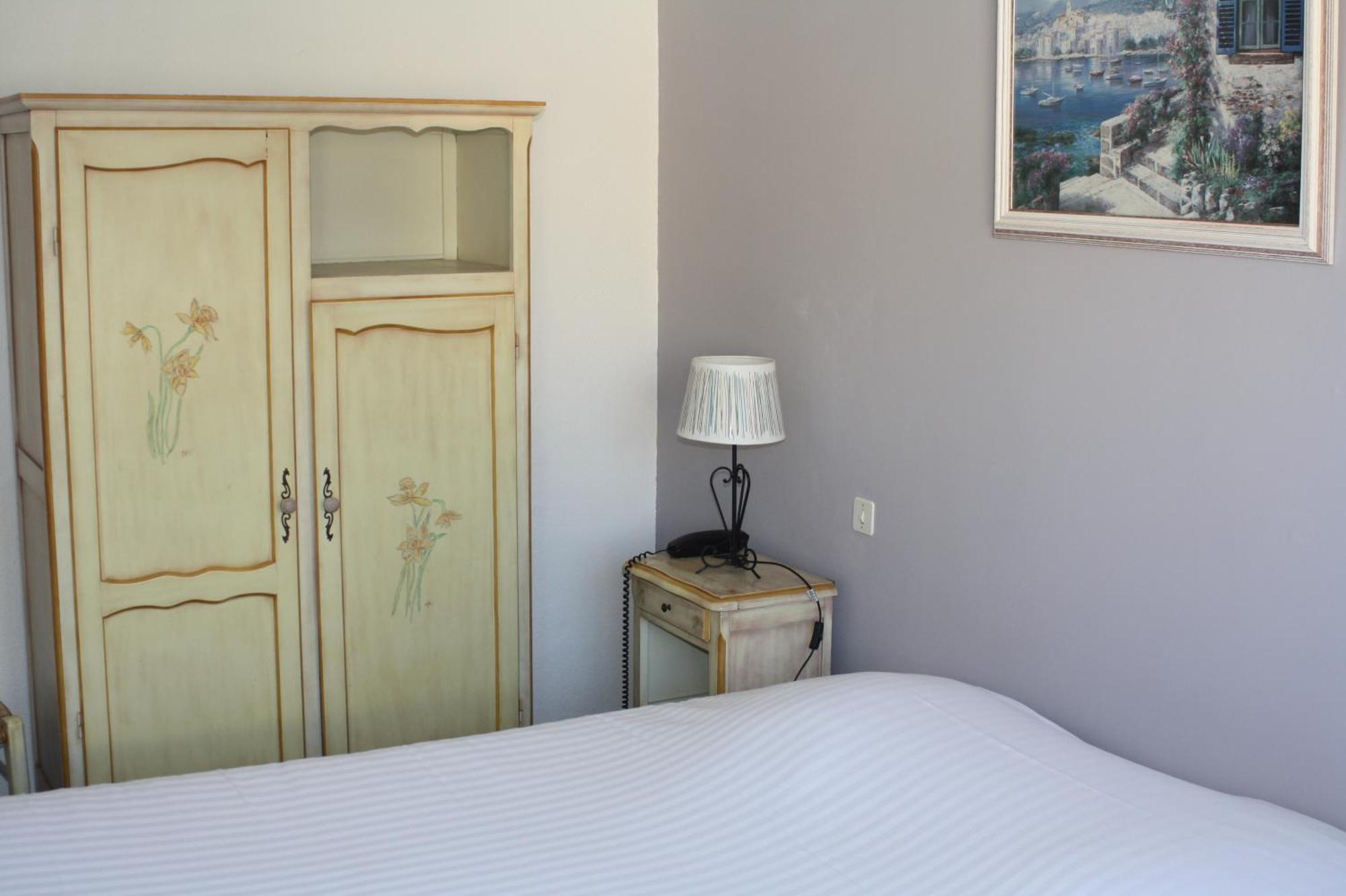 Logis Hotel Du Midi Salon-de-Provence Exteriör bild