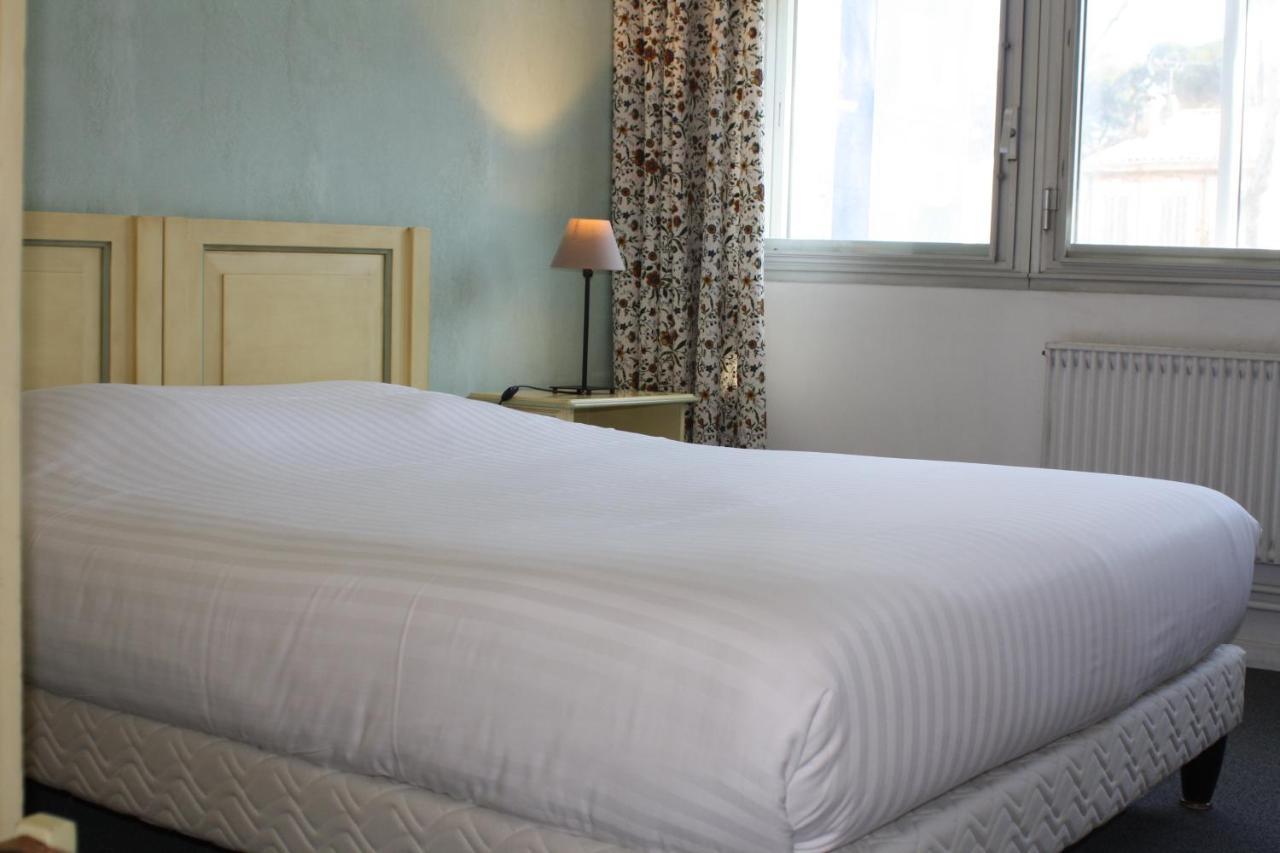 Logis Hotel Du Midi Salon-de-Provence Exteriör bild
